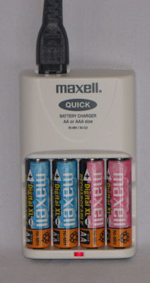 Universal Maxell Battery Charger Set